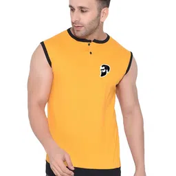Blisstone Men Solid Henley Neck Slim Fit T-shirt-image-75
