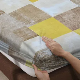 WEAVE AND DECOR Grey & Yellow Printed 300TC Cotton Super King Bedsheet Set 1.98 m x 1.98 m image 2