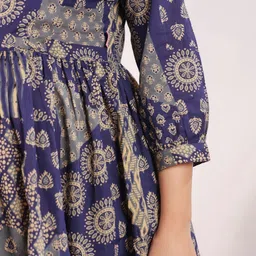 Ikk Kudi by Seerat Women Ethnic Motifs Printed Empire Pure Cotton Kurti with Trousers image 5