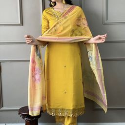 ANJIKI Women Floral Embroidered Regular Thread Work Kurta with Trousers & With Dupatta-picture-7