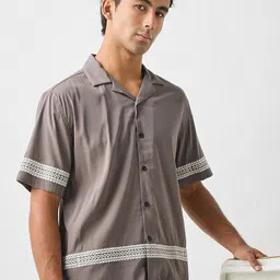 Red Flame Men Geometric Printed Cuban Collar Casual Shirt-image-48