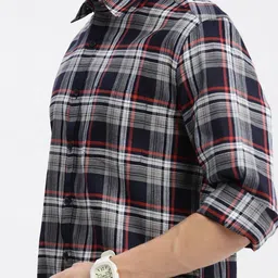 SHOWOFFFF Men Standard Slim Fit Tartan Checks Checked Casual Shirt image 2