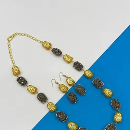 VANSHIKA JEWELS Gold Plated Beaded Studded Jewellery Set image 1