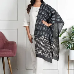 Style Shoes Printed Pure Cotton Stole image 3