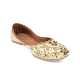 Anouk Women Embellished Ethnic Mojaris Flats-picture-45