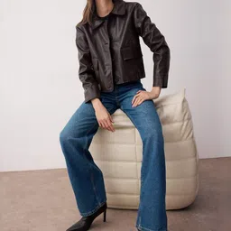 Trendyol Spread Collar Long Sleeves Crop Leather Jacket-image-3