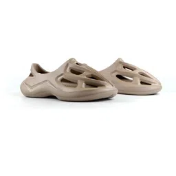 SPIFFERS Men Brown Solid Clogs image 3