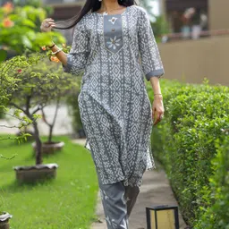 Women Basket Floral Printed Gotta Patti Straight Kurta With Trouser-picture-17