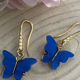 Digital Dress Room Set of 5 Gold-Plated Contemporary Shaped Drop Earrings image 3