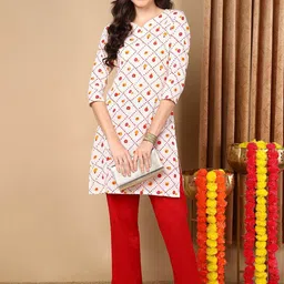 KALINI Women Geometric Printed Kurta image 4