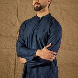 Ethnic Bay Men Embroidered Kurta image 3