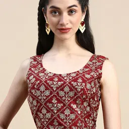 De Moza Floral Embroidered Crop Top-picture-12