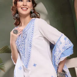 Sangria Embroidered Pure Cotton Round Neck Kurta & Palazzos With Dupatta image 3