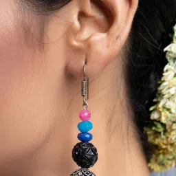 Look and Adorn Contemporary Carved Black Onyx Earrings Drop Earrings image 2