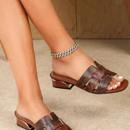 KIVE FASHIONS Textured Block Mules-picture-39