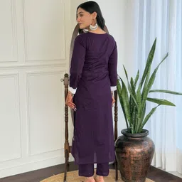 Navlik Women Floral Embroidered Regular Chikankari Kurta with Trousers & With Dupatta image 2