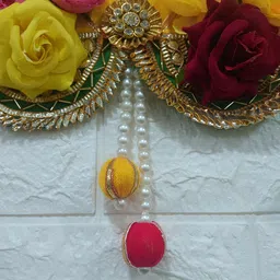 Nutts Yellow & Red Half Patra With Velvet Rose Bandhanwar image 2