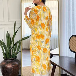 TURITY Women Floral Printed Regular Chanderi Silk Kurta with Trousers & With Dupatta image 3