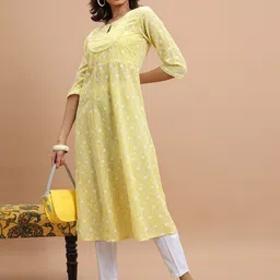Vishudh Floral Embroidered Anarkali Kurta-image-23