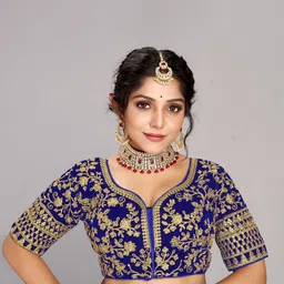 SCUBE DESIGNS Ethnic Motifs Embroidered Sweetheart Neck Tie-Up Velvet Saree Blouse image 1