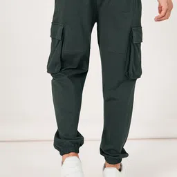 Styli Men Relaxed-Fit Cargo Joggers image 3