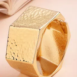 Bohey by KARATCART Gold-Plated Bangle-Style Hammered Hexagon Bracelet-picture-20