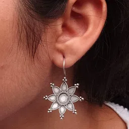 Hardin Style Floral Drop Earrings-image-6