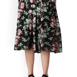 SCORPIUS Women Floral Printed Flared Skirt image 4
