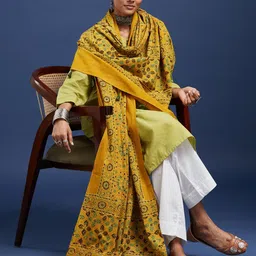 Taavi Hand Block Ajrakh Motif Printed Pure Cotton Dupatta-picture-30