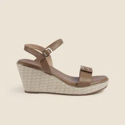 Metro Solid Casual Wedge Sandals image 5