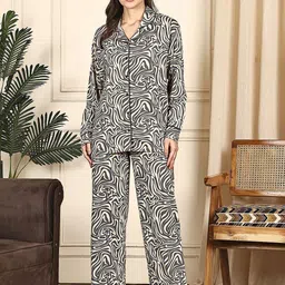 Kanvin Women Abstract Printed Lapel Collar Night Suit-image-85