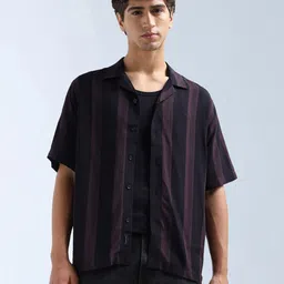 Flying Machine Men Relaxed Fit Vertical Striped Cuban Collar Casual Shirt image 3
