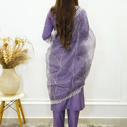 VredeVogel Women Ethnic Motifs Embroidered Kurta with Trouser & Dupatta image 5