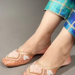 retro walk Mojaris For Women image 2