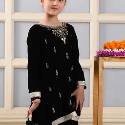 BAESD Girls Floral Embroidered Regular Velvet Kurta with Palazzos & With Dupatta image 4