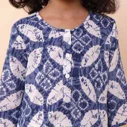 Sangria Girls Navy Blue & White Printed Pure Cotton Straight Kurta With Trousers image 2