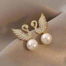 DressBerry Korean Gold-Plated Pearls Animal Shaped Studs-picture-28