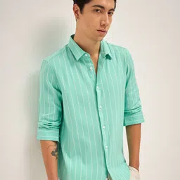 THE BEAR HOUSE Men Vertical Striped Cotton Slim Fit Casual Shirt-picture-39