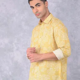 Crimsoune Club Men Smart Spread Collar Ethnic Motifs Printed Cotton Casual Shirt image 3