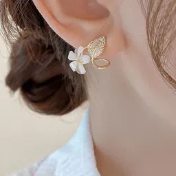 DIVASTRI Floral Drop Earrings image 2