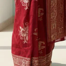 Anouk Rustic Floral Zari Linen Blend Heavy Work Banarasi Saree image 3