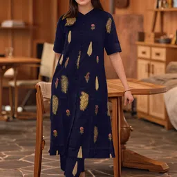 Aaghnya Floral Printed Mandarin Collar Straight Kurta with Trouser-picture-23