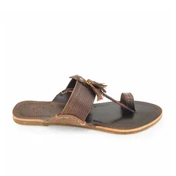 House of Pataudi Women Leather One Toe Kolhapuri Flats image 2