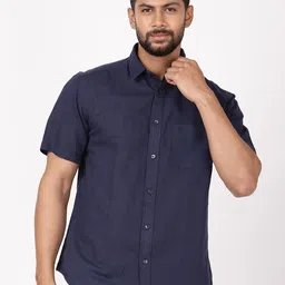 Indian Terrain Men Classic Fit Solid Spread Collar Casual Shirt-picture-37