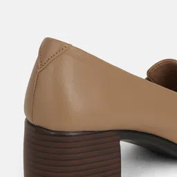 Chemistry Block Pumps with Tassels image 2