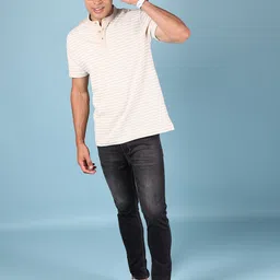 V-Mart Men Regular Fit Mid-Rise Light Fade Jeans image 4