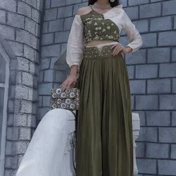 GloballyRonakRBafna Embroidered V Neck Top & Palazzo Co-ords-picture-38