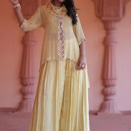 GloballyRonakRBafna Embellished Cape Style Top Shrug With Palazzo Co-Ords-picture-17