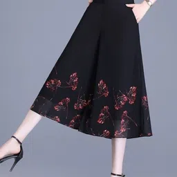 StyleCast Floral Printed Opaque A-Line Midi Skirt With Pockets image 3