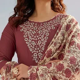 ZAIERRA Women Floral Embroidered Regular Thread Work Kurta with Trousers & With Dupatta image 4